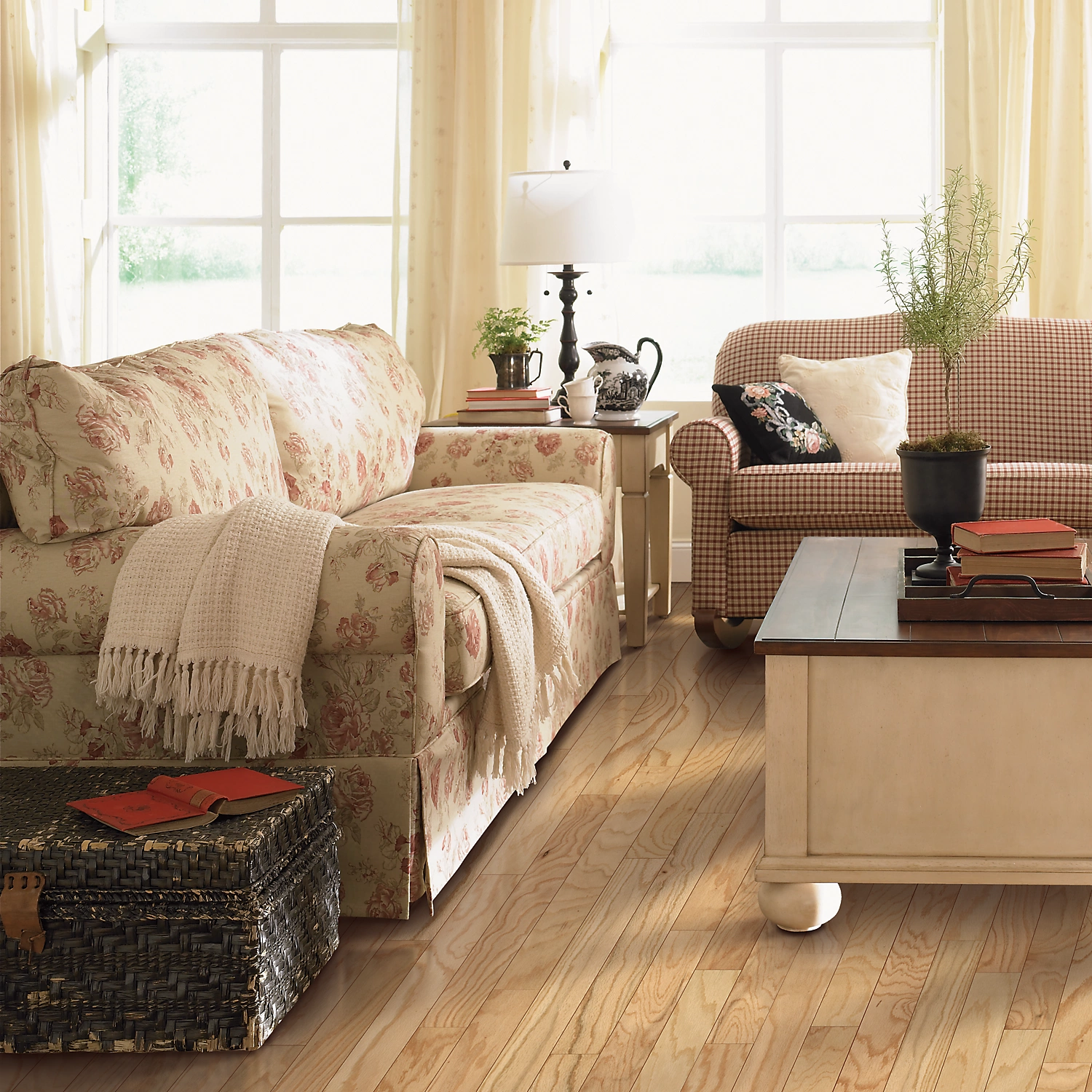 Mohawk Woodmore Oak Engineered Wood Flooring 3 in - Red Oak Natural