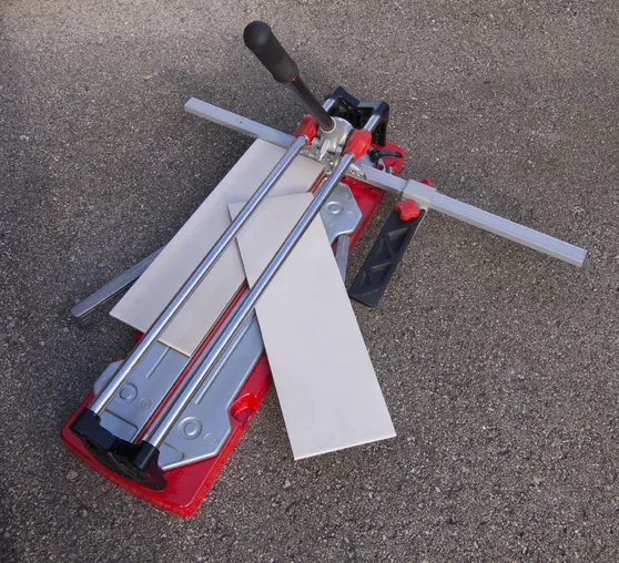 TR-MAGNET Tile Cutter 24 in