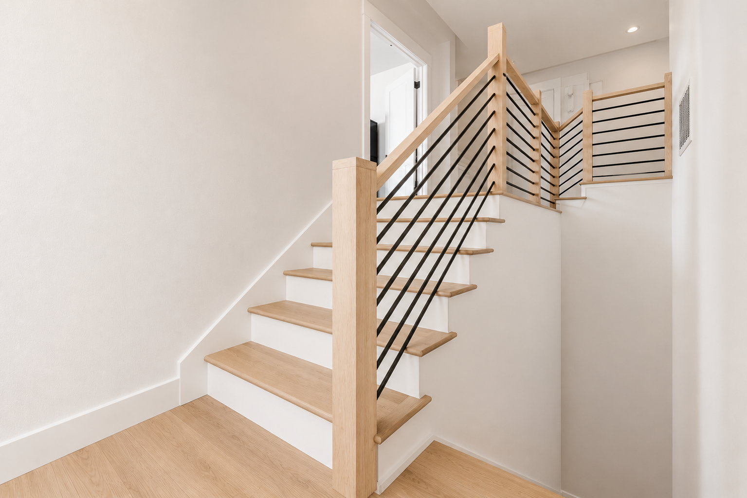 Red Oak Craftsman Stabilizing Newel Post – C-4071
